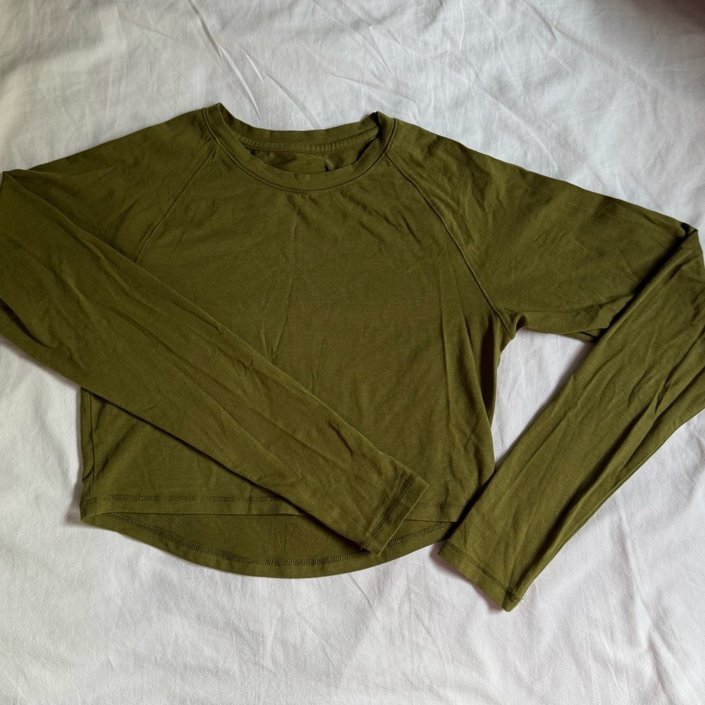 Alphalete Long Sleeve Olive/Army Green Cropped Workout Top